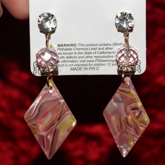 Diamond Shaped Marbled Resin Dangle Earrings - Picture 5 of 7
